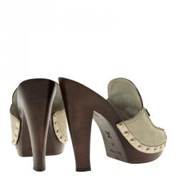 Pre Owned Louis Vuitton Cream Leather Logo Dice Clogs Size 39