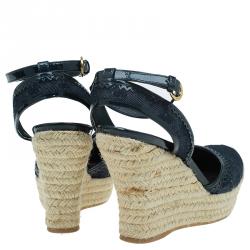 مملوكة مسبقًا صندل لوي فيتون كانفاس مونوغرامي أزرق كحلي كعب روكي إسبادريل مقاس 38