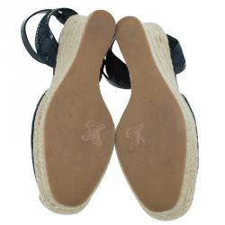 مملوكة مسبقًا صندل لوي فيتون كانفاس مونوغرامي أزرق كحلي كعب روكي إسبادريل مقاس 38