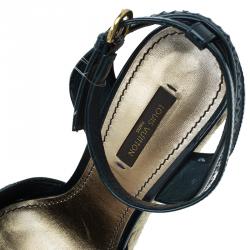 مملوكة مسبقًا صندل لوي فيتون كانفاس مونوغرامي أزرق كحلي كعب روكي إسبادريل مقاس 38