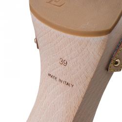 مملوكة مسبقًا صندل لوي فيتون جلد مونوغرامي وجينز أزرق مقاس 39