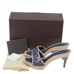 مملوكة مسبقًا صندل لوي فيتون جلد مونوغرامي وجينز أزرق مقاس 39