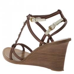 مملوكة مسبقًا Louis Vuitton Brown and White Leather Flower Detail Wedge Sandals Size 40.5