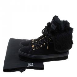 مملوكة مسبقًا حذاء رياضي لوي فيتون سويدي أسود وفرو بعنق مرتفع مقاس 38.5