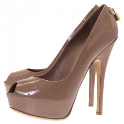 مملوكة مسبقًا حذاء كعب عالي لوي فيتون أوه ريلي! جلد بيج مقدمة مفتوحة نعل سميك مقاس 40.5