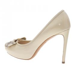 مملوكة مسبقًا Louis Vuitton Cream Patent Damier Azure Valentine Peep Toe Pumps Size 36