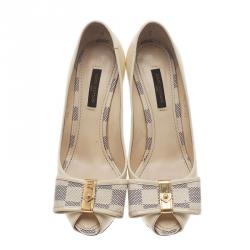 مملوكة مسبقًا Louis Vuitton Cream Patent Damier Azure Valentine Peep Toe Pumps Size 36