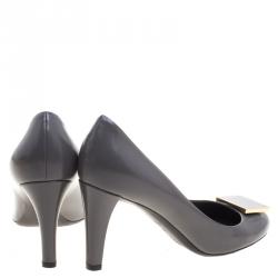 Pre Owned Louis Vuitton Grey Leather Magnetic Pumps Size 40