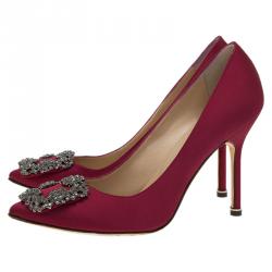 مملوكة مسبقًا Manolo Blahnik Red Satin Hangisi Embellished Pumps Size 37