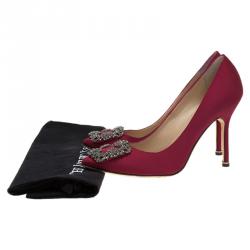 مملوكة مسبقًا Manolo Blahnik Red Satin Hangisi Embellished Pumps Size 37