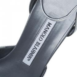 مملوكة مسبقًا Manolo Blahnik Metallic Silver Ankle Strap Sandals Size 36