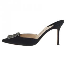 مملوكة مسبقًا Manolo Blahnik Black Satin Hangisi Mules Size 40.5
