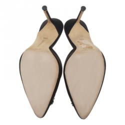 مملوكة مسبقًا Manolo Blahnik Black Satin Hangisi Mules Size 40.5