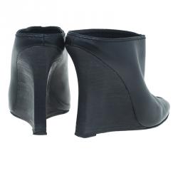 Manolo Blahnik Black Leather Samba Kid Mules Size 39