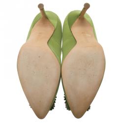 Pre Owned Manolo Blahnik Green Satin Hangisi Embellished Pumps Size 37