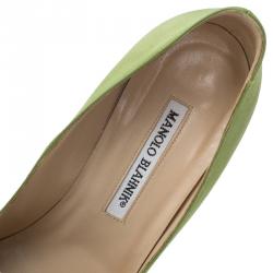 Pre Owned Manolo Blahnik Green Satin Hangisi Embellished Pumps Size 37