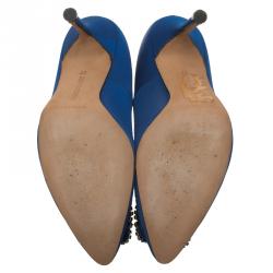 Pre Owned Manolo Blahnik Blue Embellished Satin Hangisi Pumps Size 37
