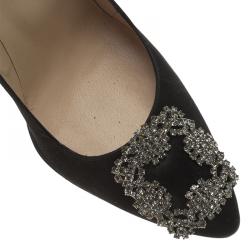 Pre Owned حذاء كعب عالي مانولو بلانيك مرصع هانغيسي ساتان أسود مقاس 40.5