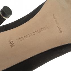 Pre Owned حذاء كعب عالي مانولو بلانيك مرصع هانغيسي ساتان أسود مقاس 40.5