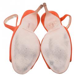 Pre Owned صندل مانولو بلانيك بفتحة كعب سويدي برتقالي مقاس 36.5