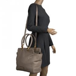 مملوكة مسبقًا حقيبة يد مارك باي مارك جاكوبس تو هوت تو هاندل جلد رصاصية