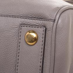 مملوكة مسبقًا حقيبة يد مارك باي مارك جاكوبس تو هوت تو هاندل جلد رصاصية