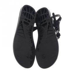 Pre Owned صندل سلايد جيلي أم سي كيو باي ألكساندر ماكوين أسود طباعة طيور مقاس 39/40