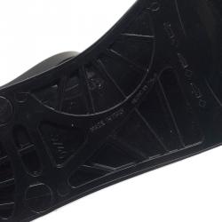 Pre Owned صندل سلايد جيلي أم سي كيو باي ألكساندر ماكوين أسود طباعة طيور مقاس 39/40