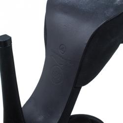 Pre Owned صندل أم سي كيو باي أليكساندر مكوين جلد أسود بحزام للكاحل مقاس 37