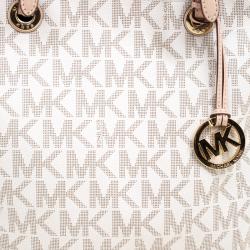 مملوكة مسبقًا حقيبة يد مايكل كورس PVC جيت سيت نورث ساوث بيج فاتحة