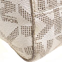 مملوكة مسبقًا حقيبة يد مايكل كورس PVC جيت سيت نورث ساوث بيج فاتحة