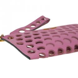 Pre Owned حقيبة معصم صغيرة ميو ميو جلد مثقب وردي