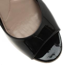 مملوكة مسبقًا Miu Miu Black Patent Crystal Embellished Wooden Platform Sandals Size 39