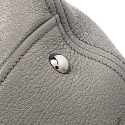 مملوكة مسبقًا حقيبة ميو ميو يد علوية جلد رصاصية