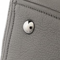 مملوكة مسبقًا حقيبة ميو ميو يد علوية جلد رصاصية