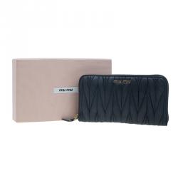 مملوكة مسبقًا Miu Miu Black Leather Matelasse Wallet