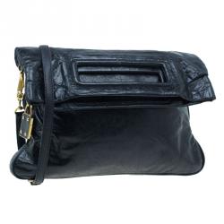 Pre Owned حقيبة ميو ميو  جلد سوداء لامعة كبيرة للكت�ف