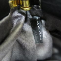 Pre Owned حقيبة كلتش ميو ميو بإطار ترتر سوداء