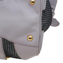 Pre Owned حقيبة ميو ميو يد علوية جلد وشبك بيج/ سوداء