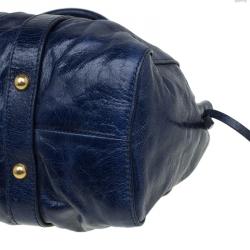 مملوكة مسبقًا حقيبة يد ميو ميو جلد لامع أزرق