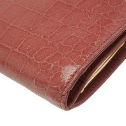 Pre Owned محفظة ميو ميو طويلة جلد نقش تمساح وردية وردي محمر