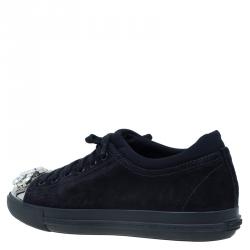 مملوكة مسبقًا حذاء رياضي ميو ميو سويدي أسود م رصع كريستال سويدي مقاس 39