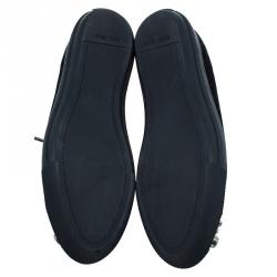 مملوكة مسبقًا حذاء رياضي ميو ميو سويدي أسود مرصع كريستال سويدي مقاس 39