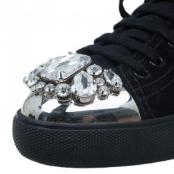 مملوكة مسبقًا حذاء رياضي ميو ميو سويدي أسود مرصع كريستال سويدي مقاس 39