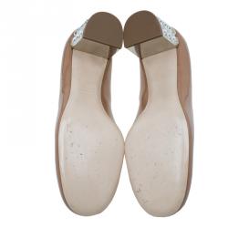 مملوكة مسبقًا حذاء كعب عالي ميو ميو جلد بني لامع مرصع بكعب سميك مقاس 39.5