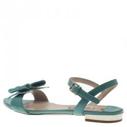 مملوكة مسبقًا  صندل ميو ميو بفيونكة أخضر لامع مقاس 35.5