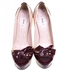 Pre Owned حذاء كعب عالي ميو ميو سبكتيتور جلد بروغي بيج وأحمر داكن بفيونكة ونعل سميك مقاس 38