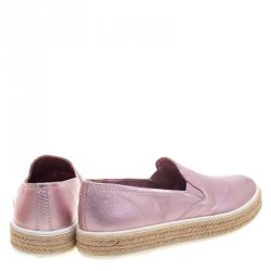 Pre Owned حذاء رياضي إسبادريل ميو ميو جلد وردي ميتاليك سليب-أون مقاس 38.5