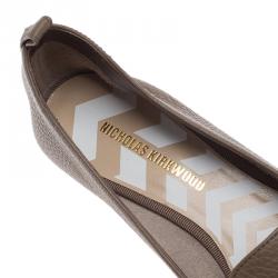 Pre Owned Nicholas Kirkwood Brown Textured Leather Beya Pointed Toe Loafers 38.5