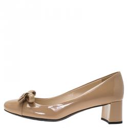 Pre Owned Prada Beige Patent Bow Block Heel Pumps Size 37.5